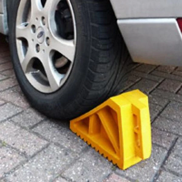 DOSSVICK - Wheel Choke with Handle - 4kg - 290x180x130mm - Load Capacity 30 ton - Yellow Color -Rubber Wheel Choke for Heavy Truck and Cars, Wheel Stopper, tyre Stopper