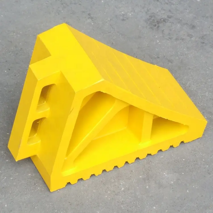 DOSSVICK - Wheel Choke with Handle - 4kg - 290x180x130mm - Load Capacity 30 ton - Yellow Color -Rubber Wheel Choke for Heavy Truck and Cars, Wheel Stopper, tyre Stopper